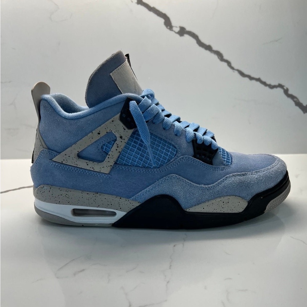 Air Jordan 4 Retro 'University Blue'
